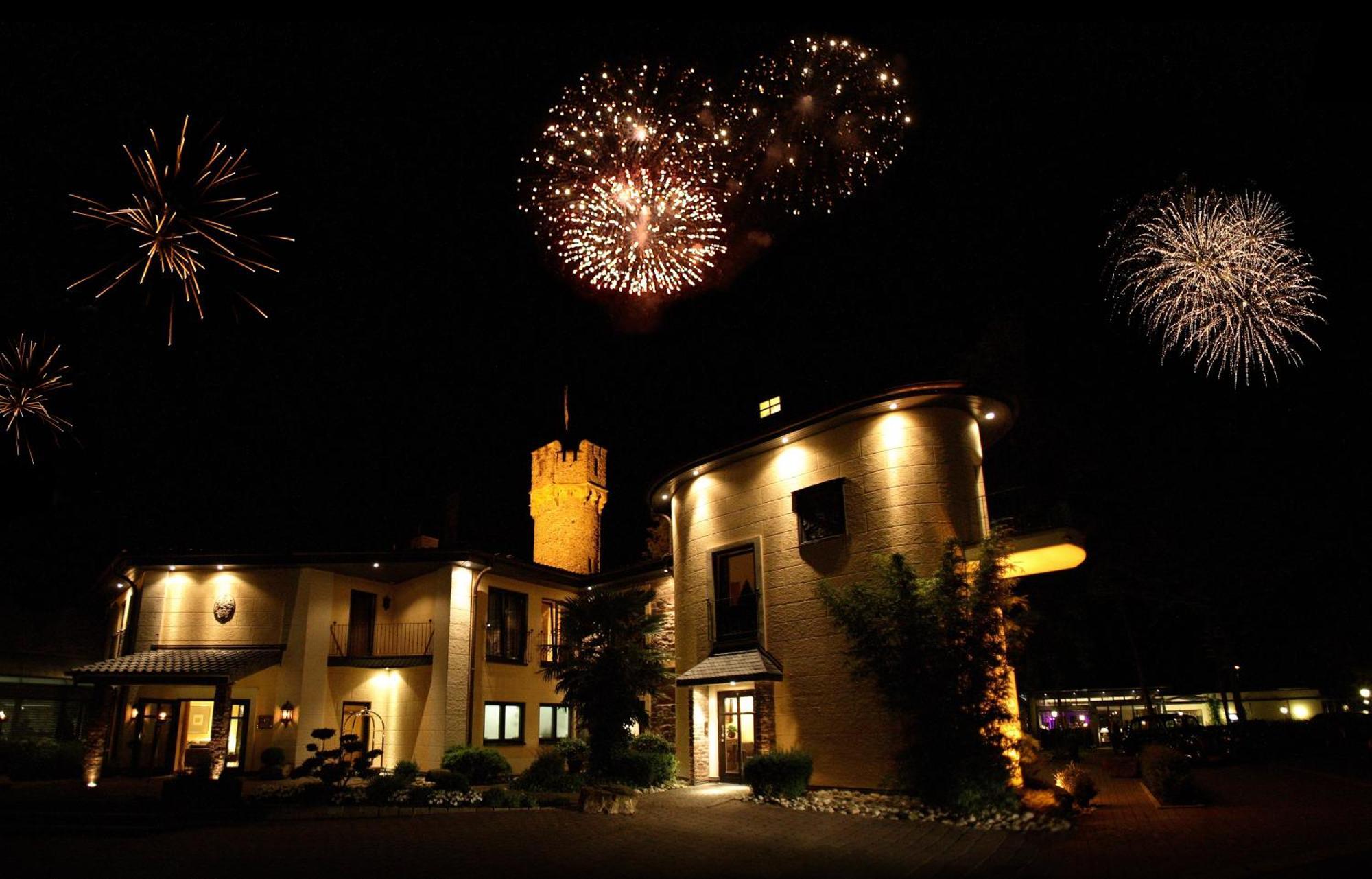 Relais & Chateaux Hotel Burg Schwarzenstein غيزينهايم المظهر الخارجي الصورة