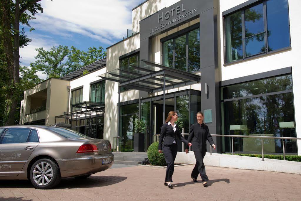 Relais & Chateaux Hotel Burg Schwarzenstein غيزينهايم المظهر الخارجي الصورة