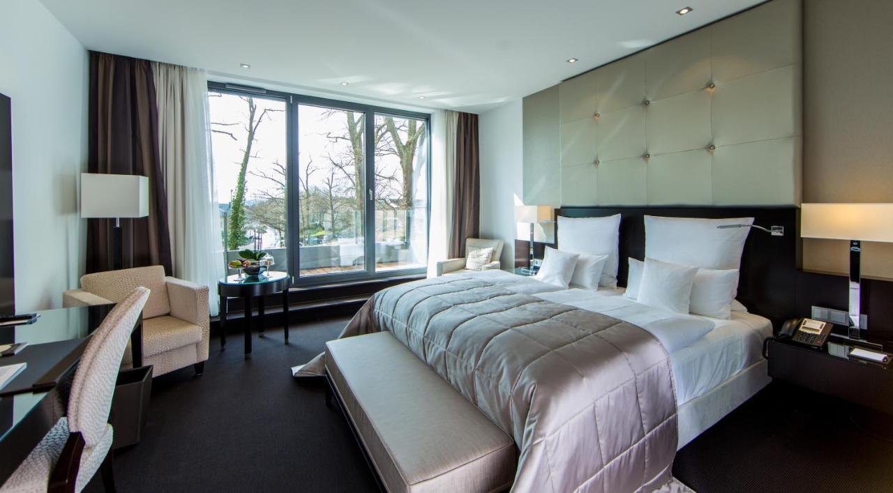 Relais & Chateaux Hotel Burg Schwarzenstein غيزينهايم المظهر الخارجي الصورة